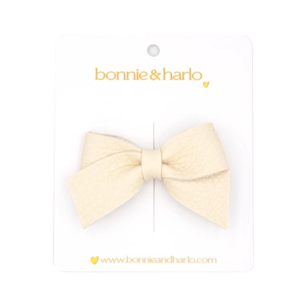 bow clip | cream